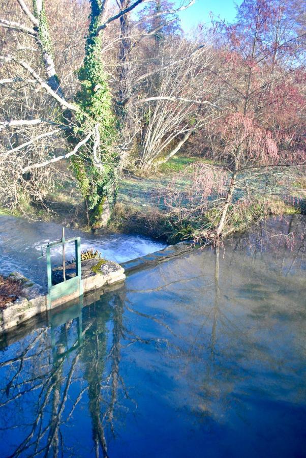 Nanteuil-en-Vallée Moulin Sous La Vergne المظهر الخارجي الصورة