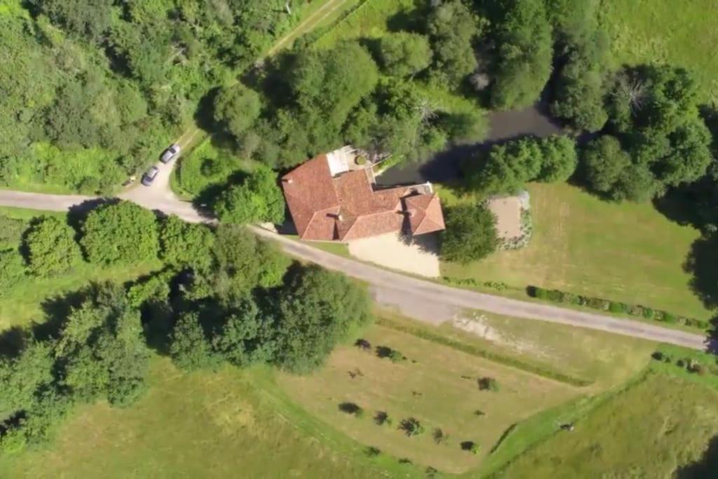 Nanteuil-en-Vallée Moulin Sous La Vergne المظهر الخارجي الصورة